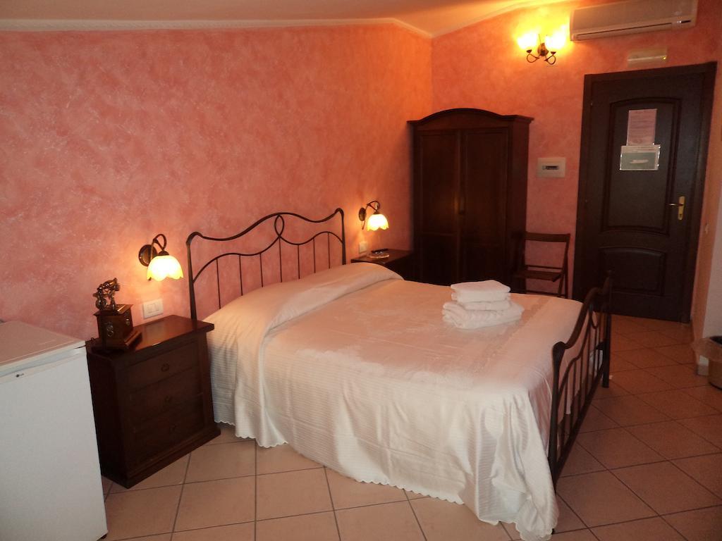 Albergo Tirreno Marina di Camerota Bilik gambar