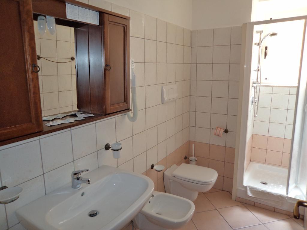 Albergo Tirreno Marina di Camerota Bilik gambar